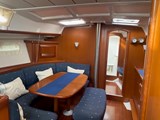Beneteau Oceanis 393 Clipper saloon